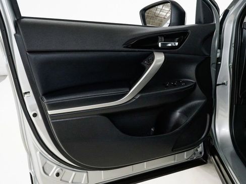 Used 2023 Mitsubishi Eclipse Cross SE image 7