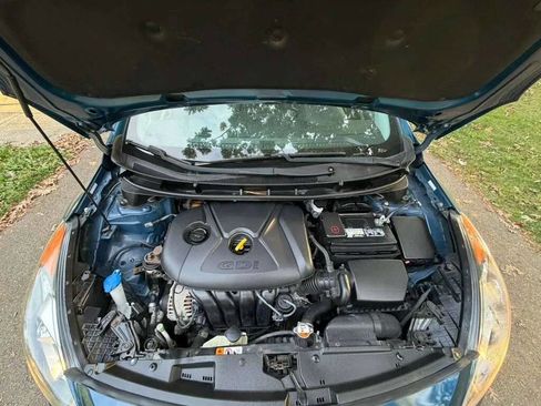 Used 2016 Hyundai Elantra GT FWD image 19