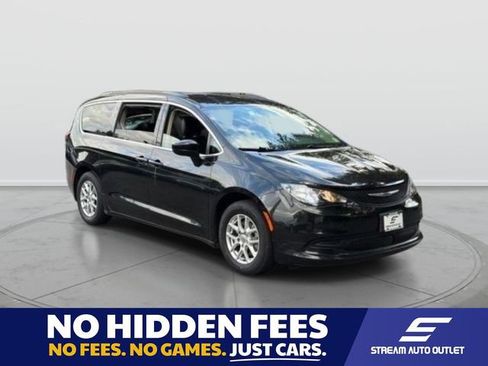 Used 2021 Chrysler Voyager Lxi FWD image 1