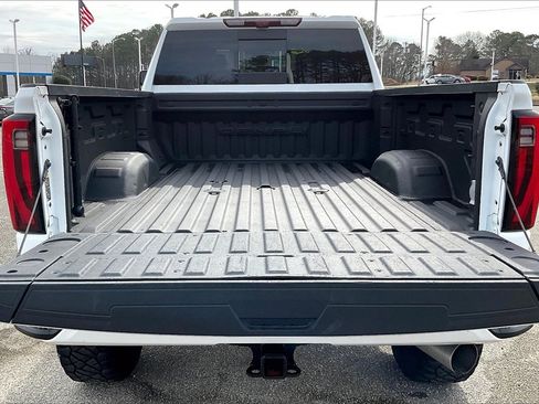 Used 2024 GMC Sierra 2500 Denali Ultimate image 18