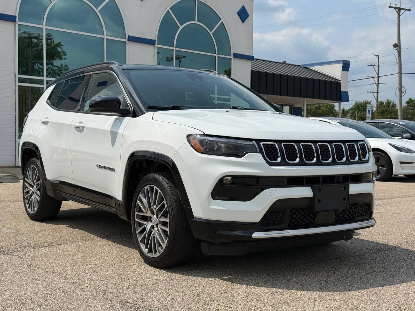 Used 2024 Jeep Compass Limited w/ Elite Group AWD/4WD image 1