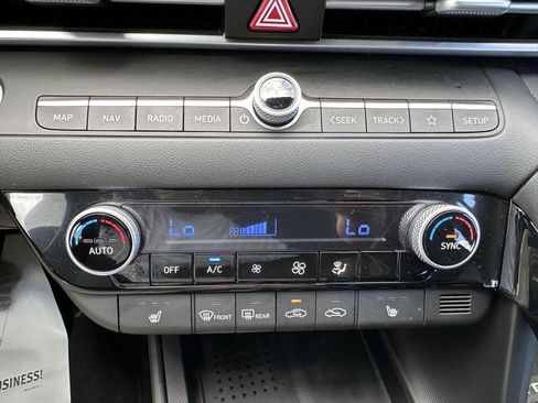 Used 2023 Hyundai Elantra SEL w/ Convenience Package FWD image 22