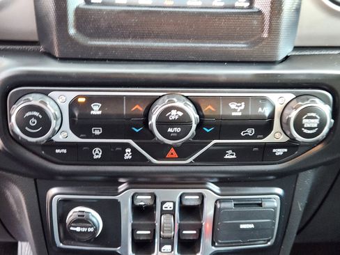 Used 2021 Jeep Wrangler Unlimited Sport image 20