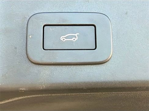 Used 2024 Land Rover Range Rover Evoque Dynamic SE image 14