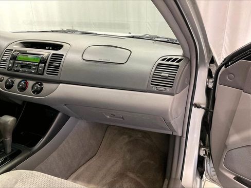 Used 2004 Toyota Camry LE FWD image 13