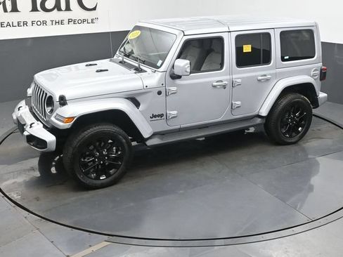 Used 2023 Jeep Wrangler Unlimited Sahara AWD/4WD image 38