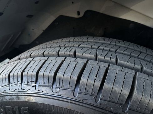 Used 2017 Chevrolet Express 3500 LT w/ LT Preferred Equipment Group image 12