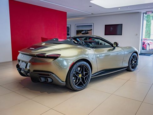 Used 2024 Ferrari Roma Spider image 6