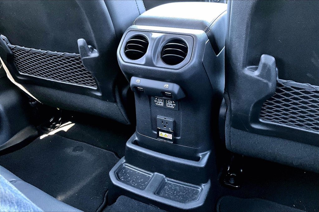 Certified 2024 Jeep Wrangler Unlimited Sahara w/ Dual Top Group AWD/4WD image 19