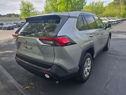 Used 2019 Toyota RAV4 LE image 10