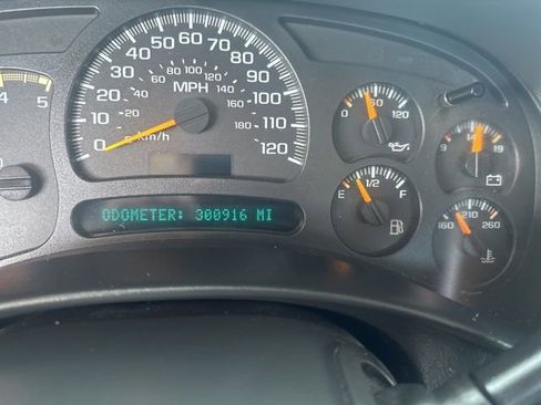 Used 2005 Chevrolet Silverado 3500 LS w/ Heavy-Duty Power Package image 23