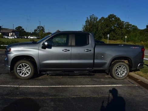 Used 2020 Chevrolet Silverado 1500 LT w/ Trailering Package image 6