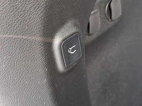 Certified 2022 Jeep Cherokee Trailhawk w/ Premium Leather Package image 32