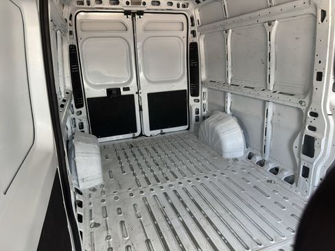 Used 2023 RAM ProMaster 2500 FWD image 12