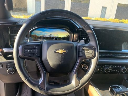 Used 2024 Chevrolet Silverado 1500 High Country image 9