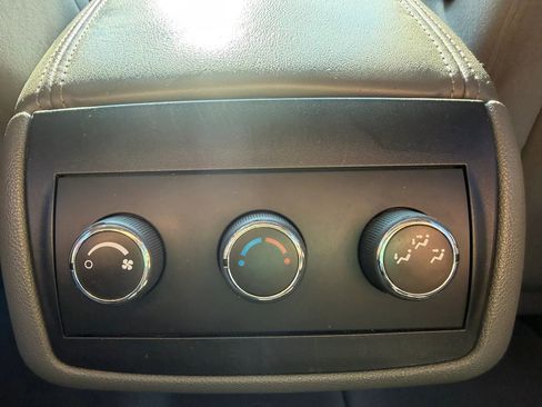 Used 2014 Buick Enclave Convenience FWD image 17