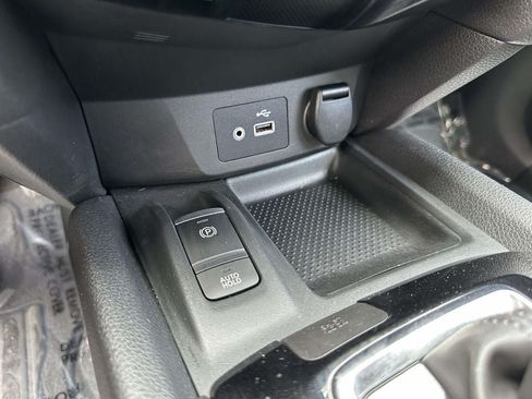 Used 2019 Nissan Rogue SV w/ Premium Package AWD/4WD image 22