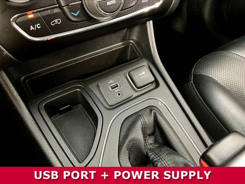 Used 2022 Jeep Cherokee Latitude Lux FWD image 14