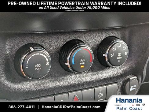 Used 2017 Jeep Wrangler Unlimited Sahara w/ Connectivity Group AWD/4WD image 20