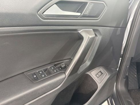 Used 2021 Volkswagen Tiguan SEL image 23