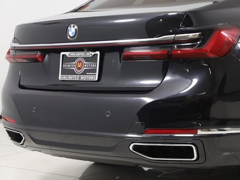 Used 2022 BMW 750i xDrive w/ Luxury Rear Seating Package image 62