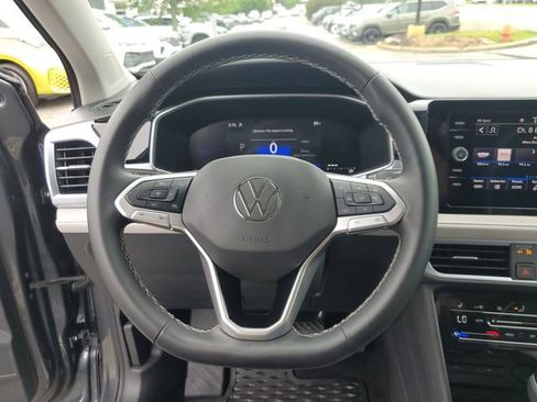 Used 2025 Volkswagen Taos SE w/ Panoramic Sunroof Package AWD/4WD image 25