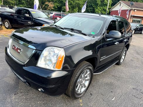 Used 2012 GMC Yukon Denali image 2