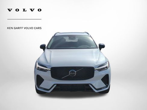 New 2026 Volvo XC60 B5 Plus w/ Climate Package image 9