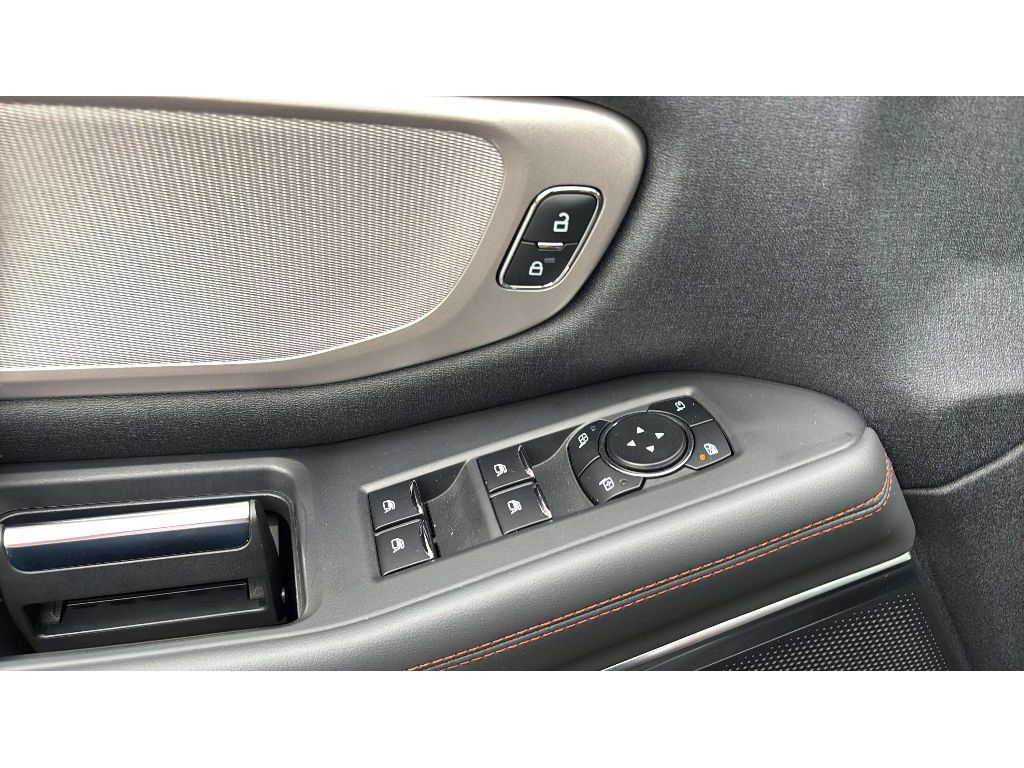 Used 2025 Ford Expedition Active AWD/4WD image 21