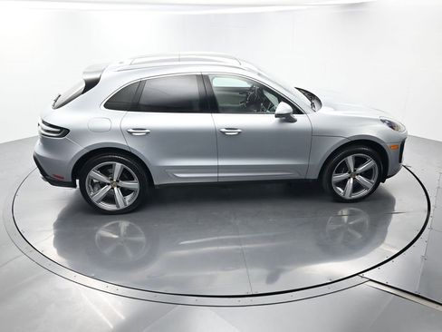 Certified 2025 Porsche Macan image 43