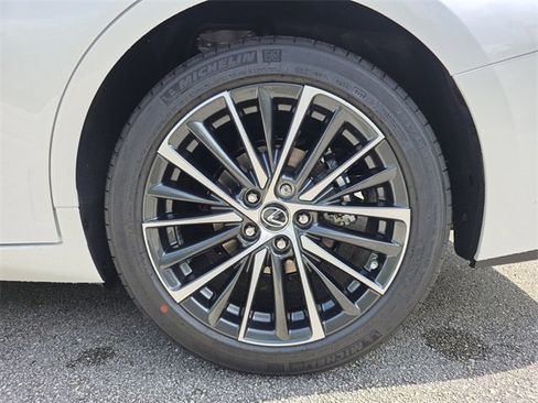 New 2025 Lexus ES 350 w/ Premium Package image 15