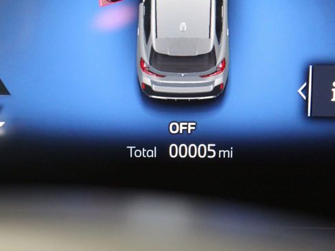 Certified 2025 BMW X1 xDrive28i w/ Technology Package image 35