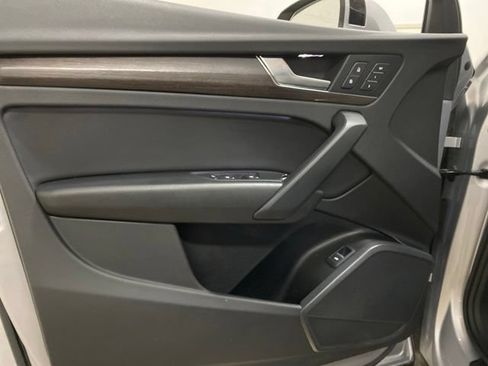 Used 2023 Audi Q5 2.0T Premium w/ Convenience Package AWD/4WD image 16