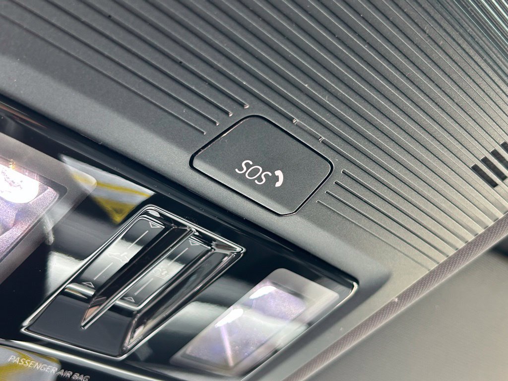 New 2026 Volkswagen Tiguan SE R-Line FWD image 36