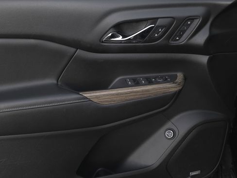 Used 2017 GMC Acadia Denali w/ Technology Package image 17