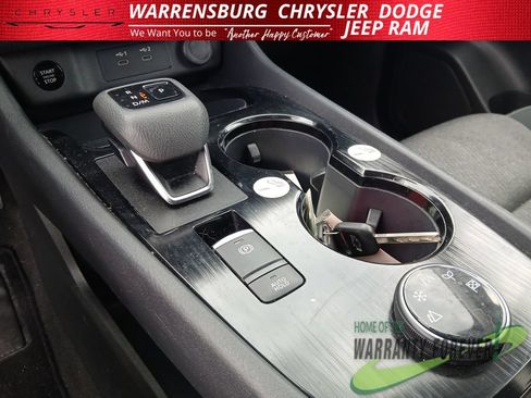 Used 2024 Nissan Rogue SV AWD/4WD image 23