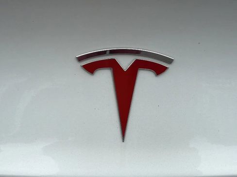 Used 2018 Tesla Model 3 Mid Range RWD image 22