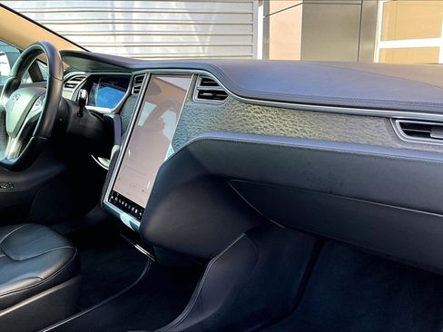 Used 2013 Tesla Model S image 16
