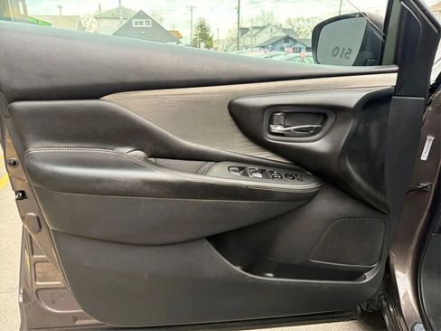 Used 2017 Nissan Murano S AWD/4WD image 19