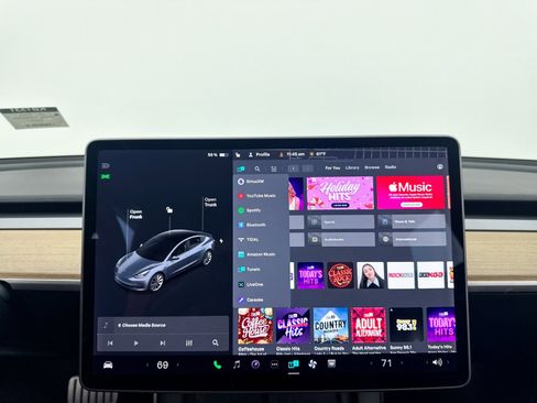 Used 2021 Tesla Model 3 Performance image 5