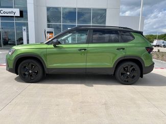 New 2025 Volkswagen Taos SE video 2