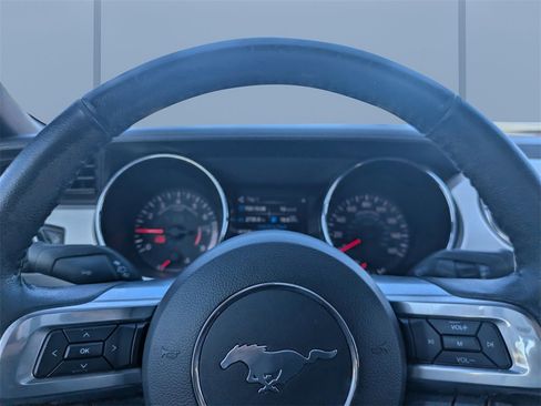 Used 2015 Ford Mustang GT Premium image 28