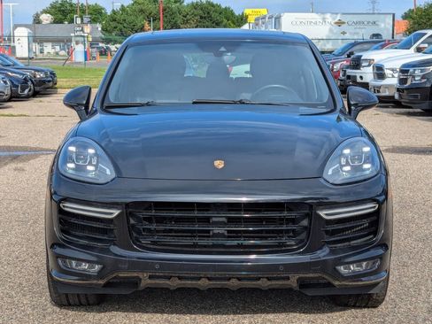 Used 2016 Porsche Cayenne Turbo S image 5