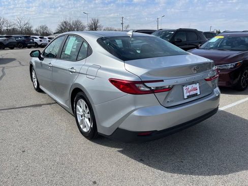 Used 2025 Toyota Camry LE FWD image 5