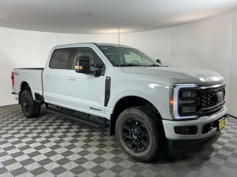 Certified 2025 Ford F350 Lariat w/ Black Appearance Package image 3