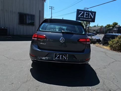 Used 2019 Volkswagen e-Golf SE FWD image 4