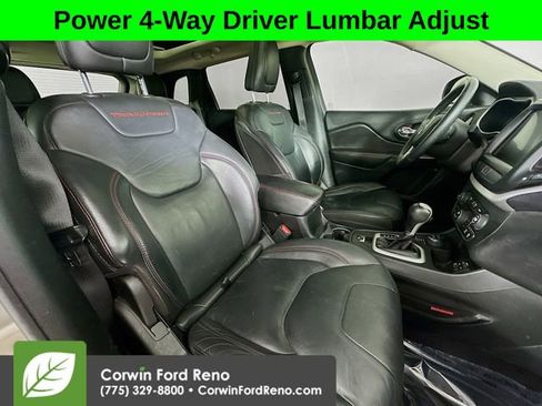 Used 2016 Jeep Cherokee Trailhawk w/ Comfort/Convenience Group image 27