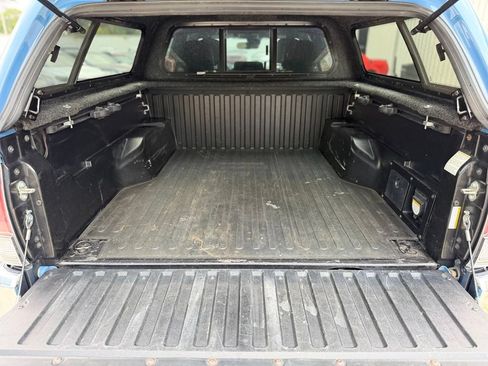 Used 2019 Toyota Tacoma TRD Off-Road AWD/4WD image 25