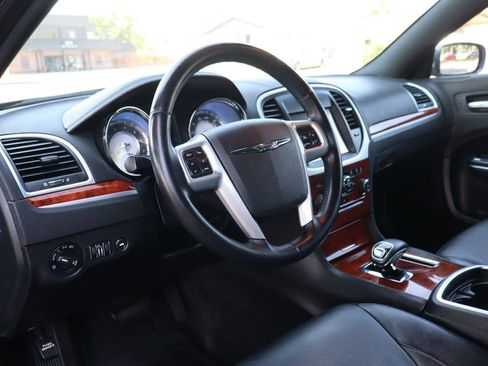 Used 2013 Chrysler 300 AWD w/ Driver Convenience Group image 15