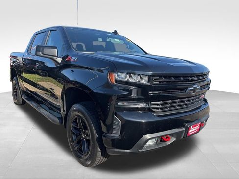 Used 2020 Chevrolet Silverado 1500 LT Trail Boss image 3